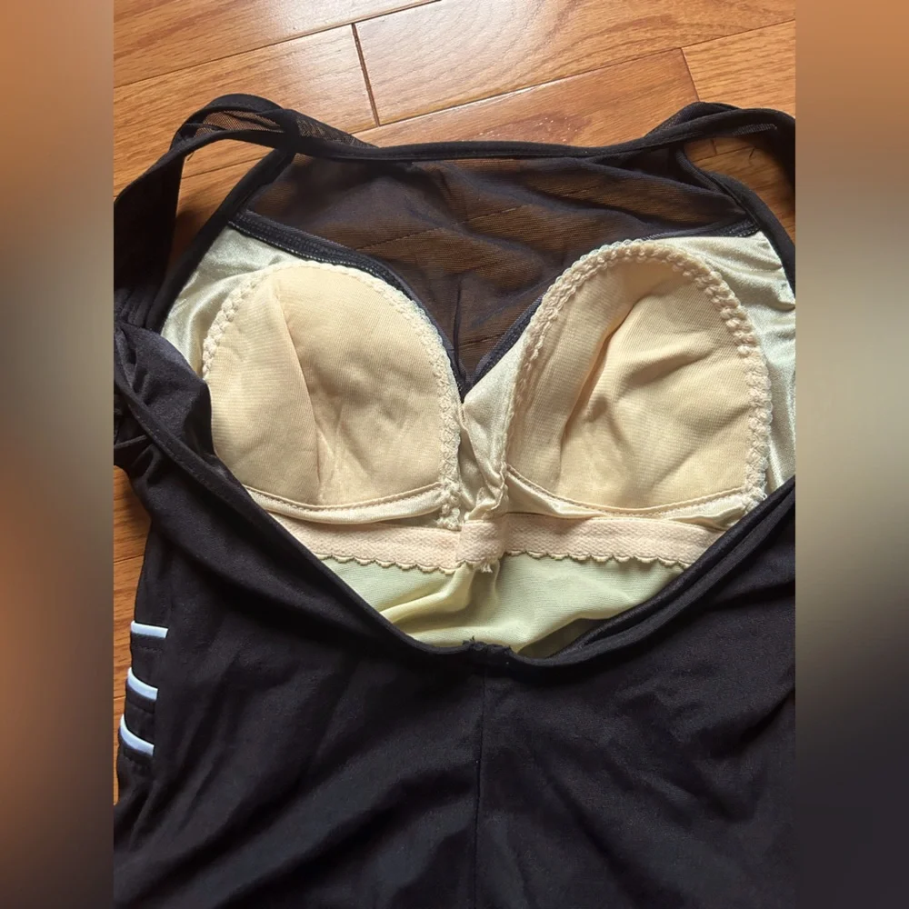 NWOT Black/White One Piece Swimsuit - US 10